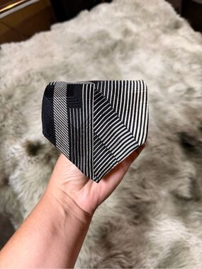 Vintage L’Atelier Men’s Silk Black and Ivory Striped Tie - Art Deco